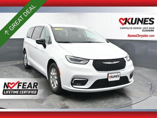 Bright White Clearcoat 2024 Chrysler Pacifica Touring-L