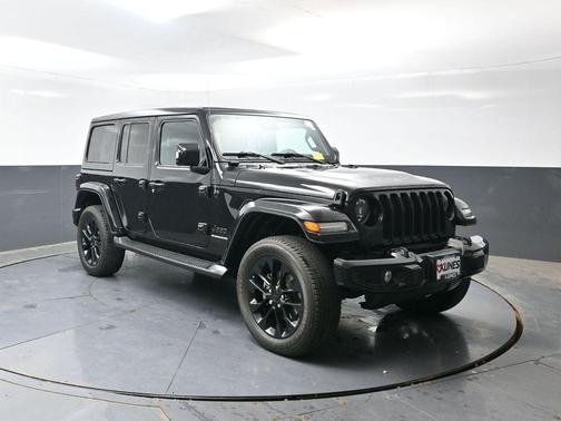 Black Clearcoat 2023 Jeep Wrangler Sahara