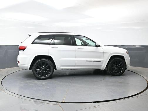 Bright White Clearcoat 2017 Jeep Grand Cherokee Altitude