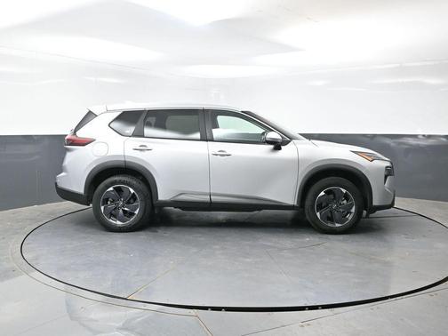 Brilliant Silver Metallic 2025 Nissan Rogue SV