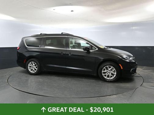 2022 Chrysler Pacifica Touring-L