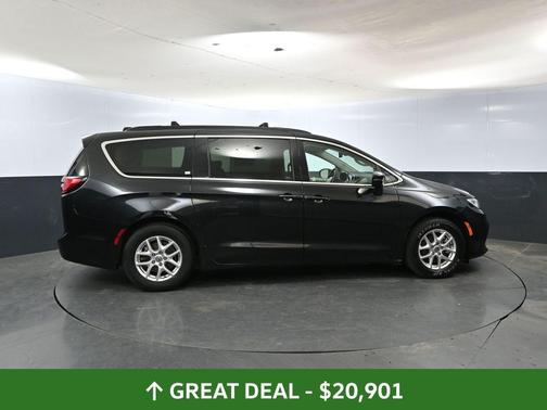 2022 Chrysler Pacifica Touring-L