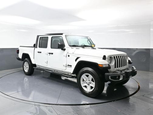 2022 Jeep Gladiator Sport