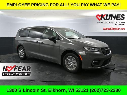 2025 Chrysler Pacifica Select