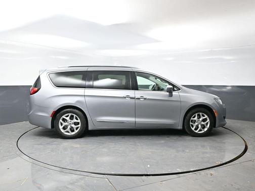 2018 Chrysler Pacifica Touring-L
