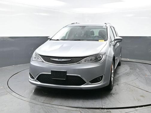 2018 Chrysler Pacifica Touring-L