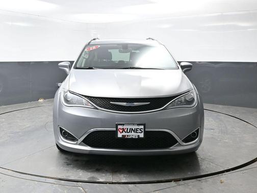 2018 Chrysler Pacifica Touring-L