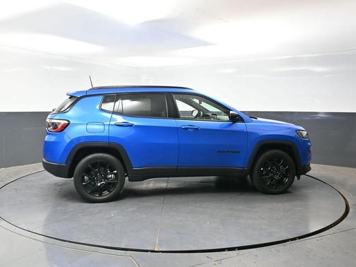 Hydro Blue Pearlcoat 2025 Jeep Compass Latitude