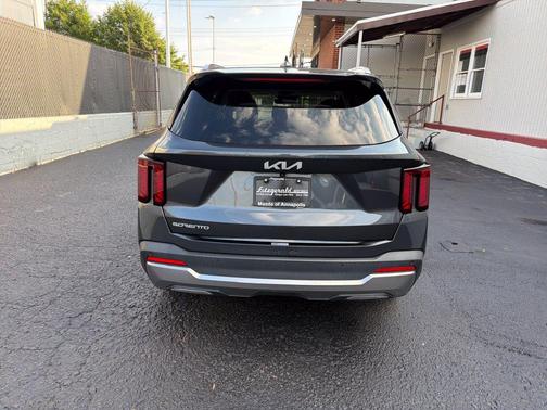Gravity Grey 2024 Kia Sorento S
