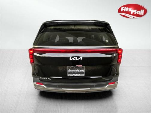 2025 Kia Carnival SX