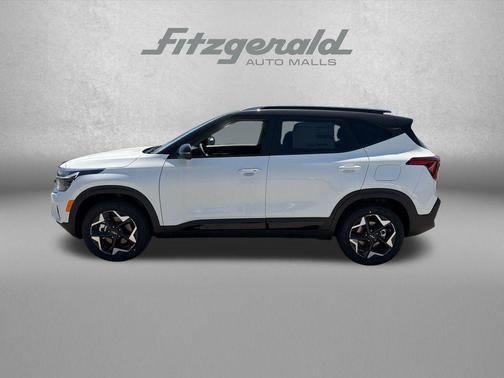 Clear White/Black Roof 2026 Kia Seltos S