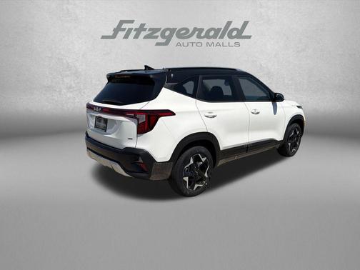 Clear White/Black Roof 2026 Kia Seltos S