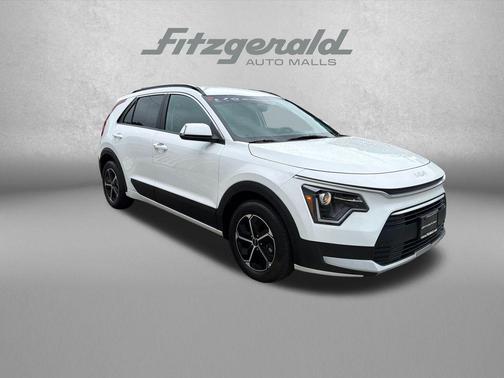 Snow White Pearl 2025 Kia Niro EX