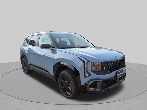 Pale Gray 2027 Kia Seltos X-Line S
