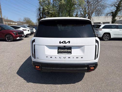 Glacial White Pearl 2027 Kia Telluride X-Pro SX-Prestige