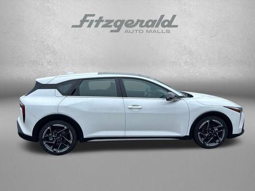 Snow White Pearl 2026 Kia K4 GT-Line