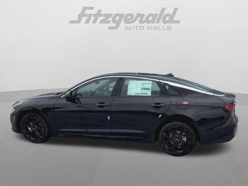 Aurora Black Pearl 2027 Kia K5 GT-Line
