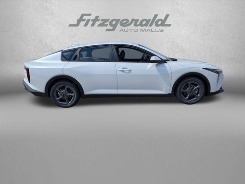 Snow White Pearl 2026 Kia K4 LXS