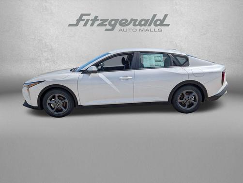 Snow White Pearl 2026 Kia K4 LXS