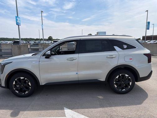 Ivory Silver 2026 Kia Sorento S