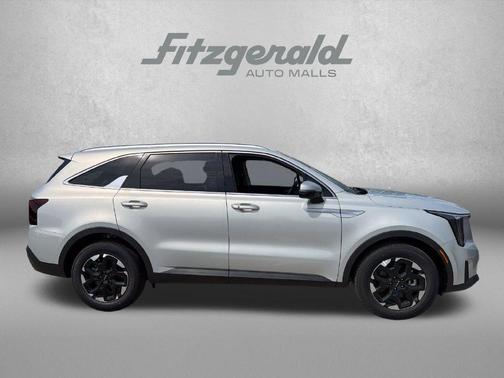 Ivory Silver 2026 Kia Sorento S