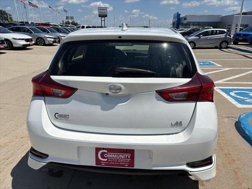 2016 Scion iM Base