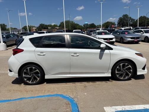 2016 Scion iM Base