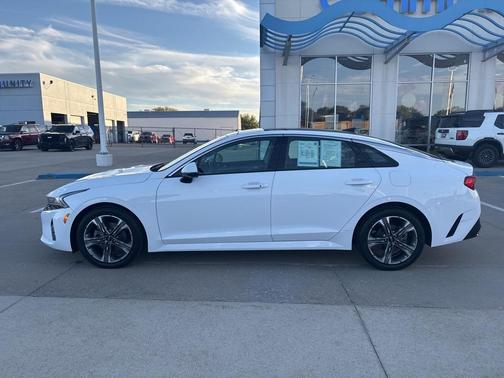 2022 Kia K5 EX
