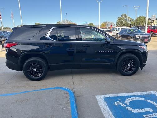 2021 Chevrolet Traverse LT Cloth