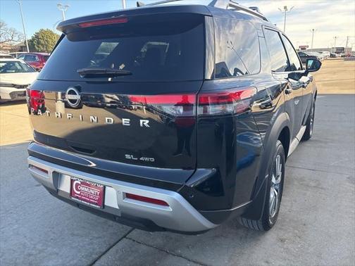 2024 Nissan Pathfinder SL 4WD