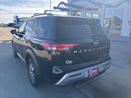2024 Nissan Pathfinder SL 4WD