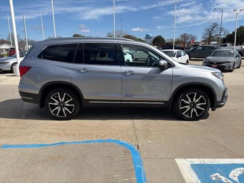 2022 Honda Pilot Touring 8-Passenger