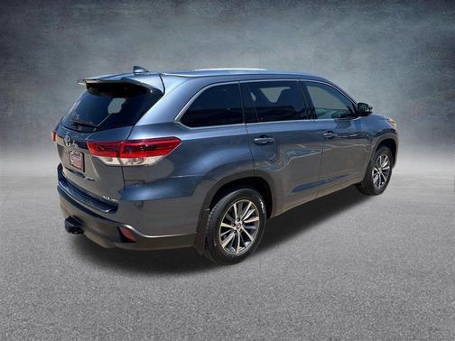Shoreline Mist 2018 Toyota Highlander XLE