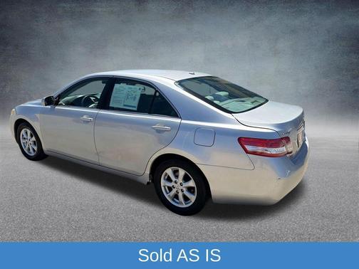 Classic Silver Metallic 2011 Toyota Camry LE