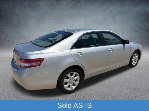 Classic Silver Metallic 2011 Toyota Camry LE
