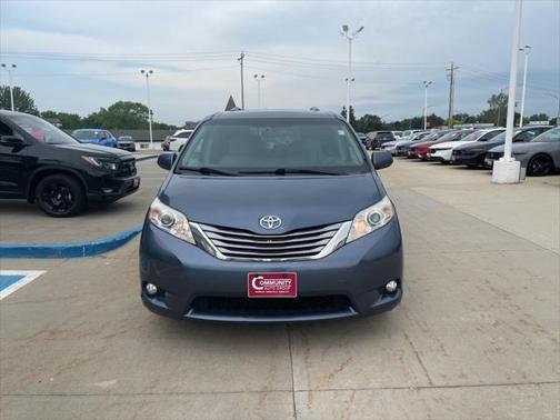 2017 Toyota Sienna XLE