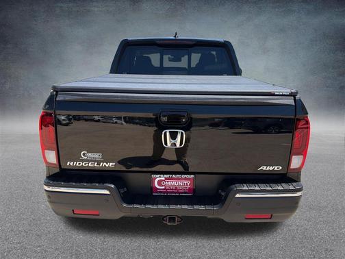 Crystal Black Pearl 2017 Honda Ridgeline RTL-E
