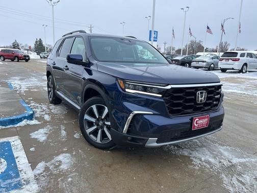 2025 Honda Pilot Touring 8-Passenger