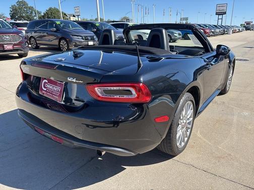 2018 FIAT 124 Spider Base