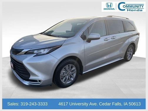 2022 Toyota Sienna XLE