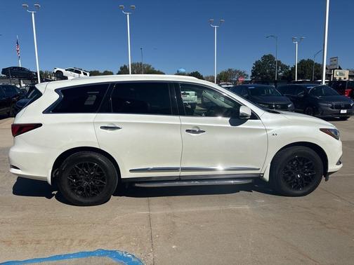 2017 INFINITI QX60 Base