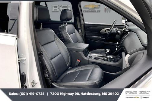 Summit White 2022 Chevrolet Traverse LT Leather