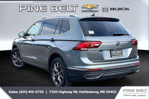 Platinum Gray Metallic 2022 Volkswagen Tiguan 2.0T SE