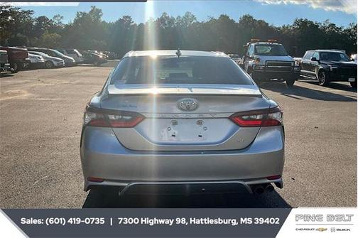 2022 Toyota Camry SE