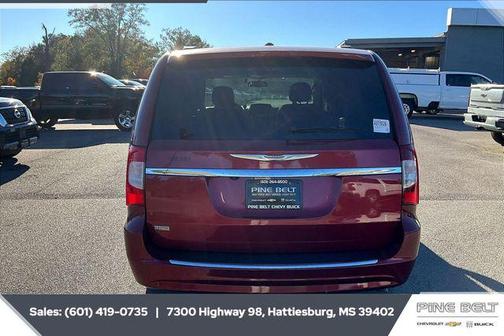 2016 Chrysler Town & Country Touring