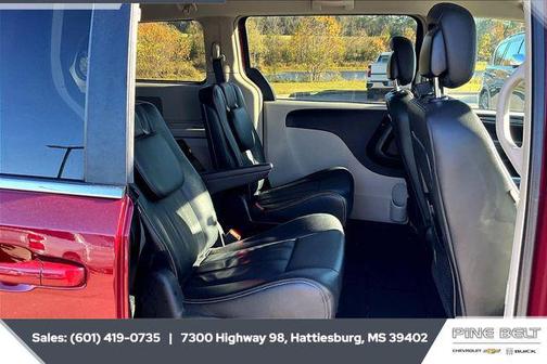 2016 Chrysler Town & Country Touring