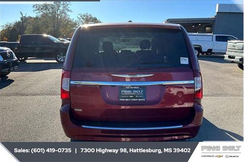 2016 Chrysler Town & Country Touring
