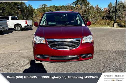 2016 Chrysler Town & Country Touring