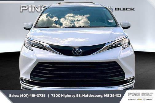 2022 Toyota Sienna XLE