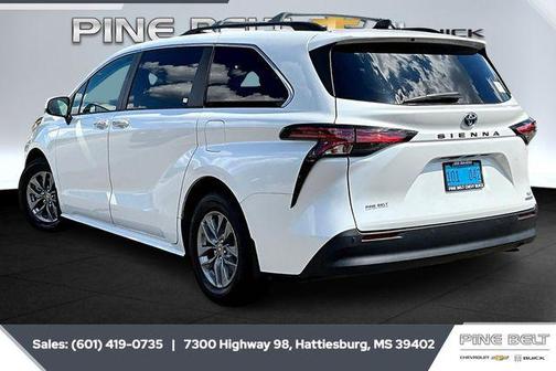 2022 Toyota Sienna XLE